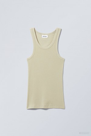 Weekday Close Fitted Tank Top カーキ | AFFE6570