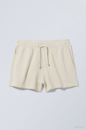 Weekday Essence Standard Sweatshorts 白 | VJRR3525