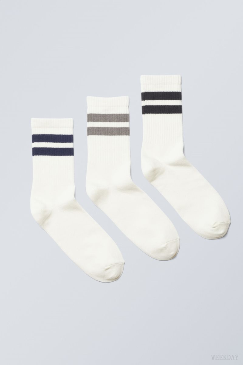 Weekday 3-pack ストライプ 運動 Socks グレー ネイビー 黒 | UCVH5135