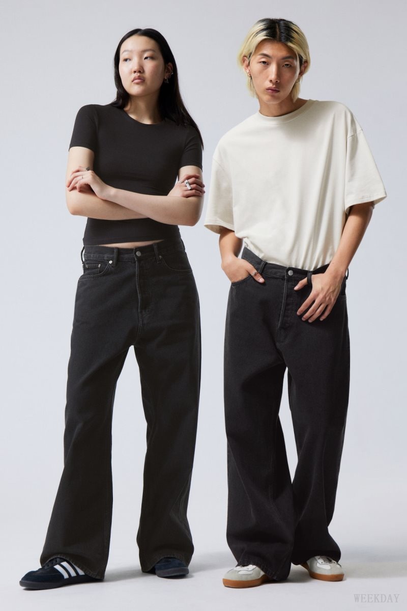 Weekday Astro Loose Baggy Jeans 黒 | CKHD0211