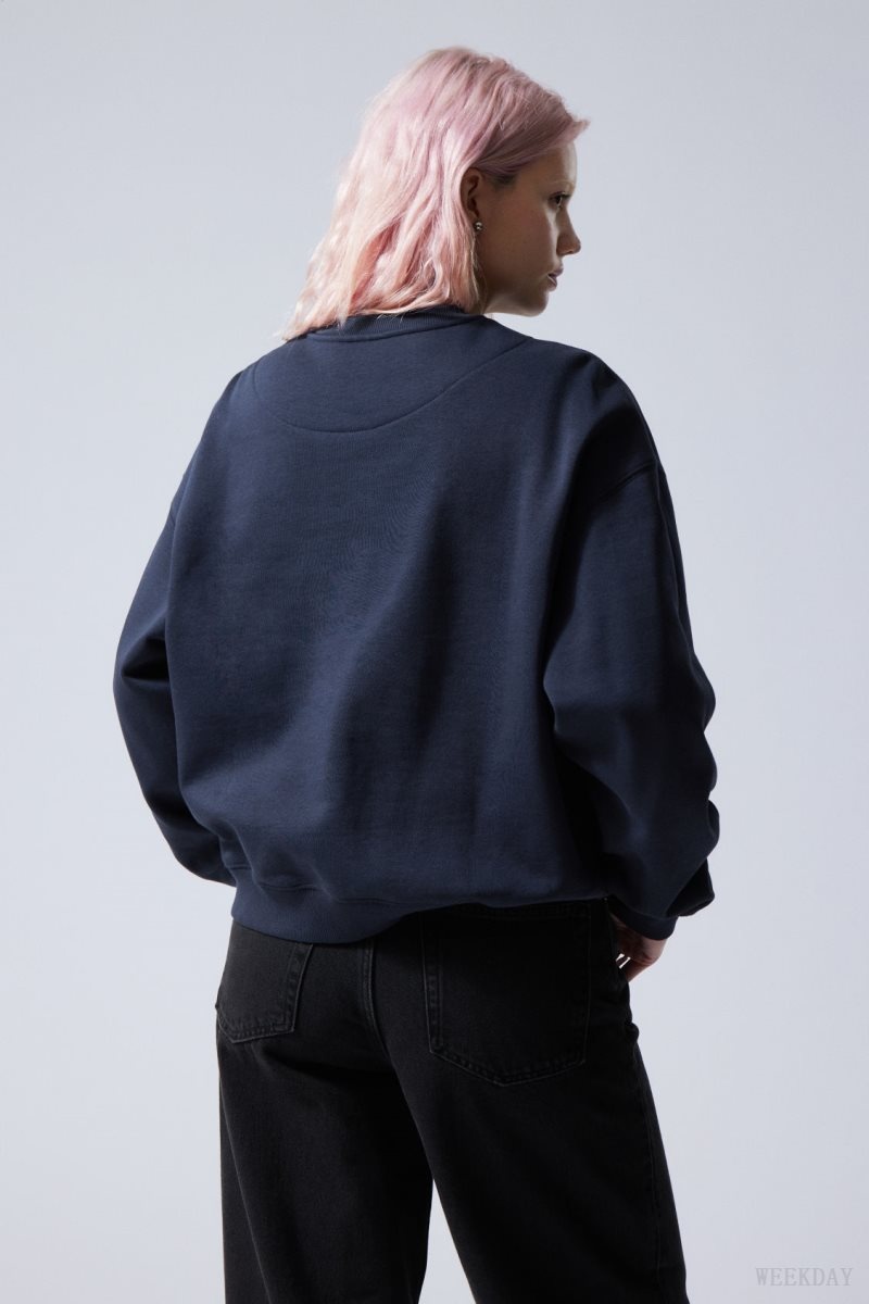 Weekday Essence Standard Sweatshirt 暗青 | IOMB3700