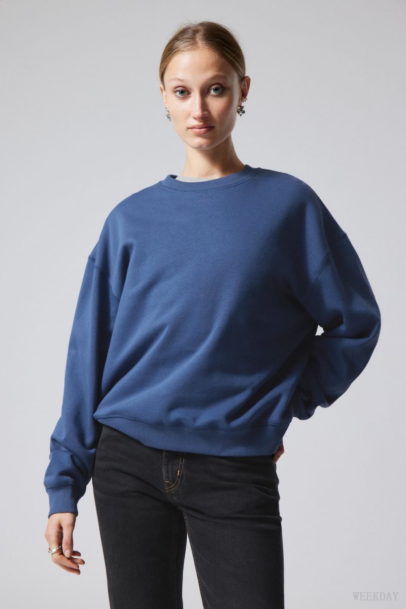 Weekday Essence Standard Sweatshirt 青 | TRVM1435