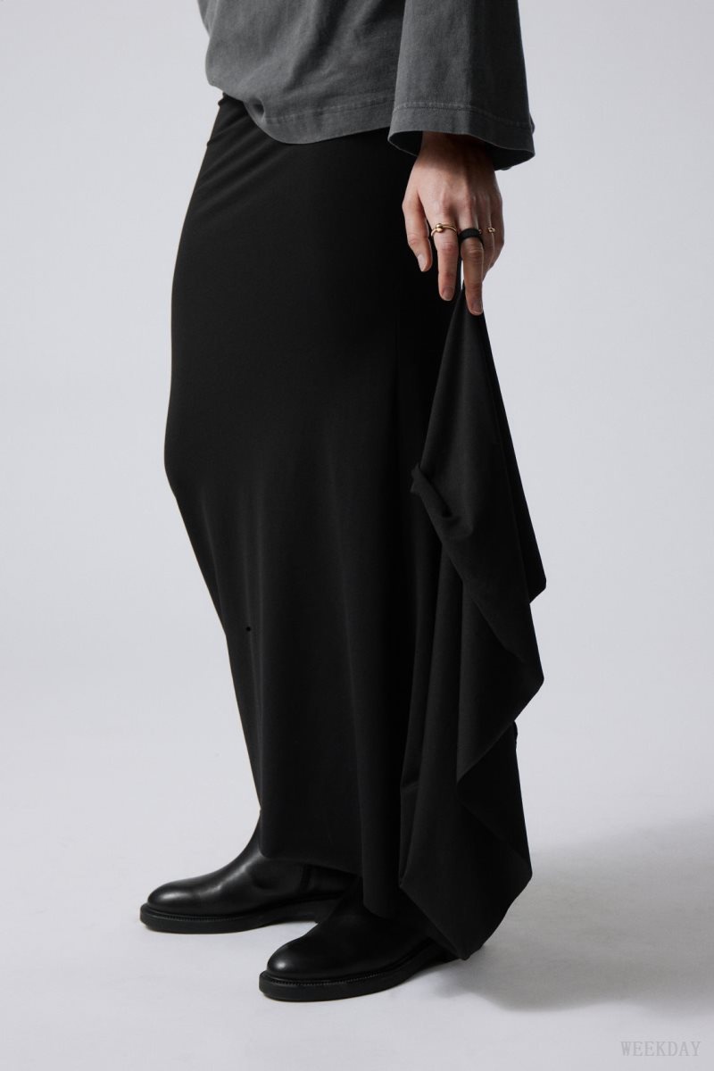 Weekday Long Asymmetric Drape Skirt 黒 | XGGE5047