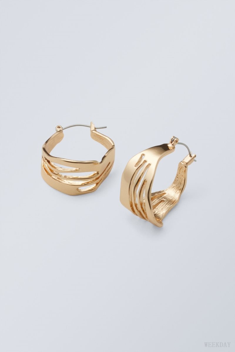 Weekday Motion Hoop Earrings Golden | IHUQ4136