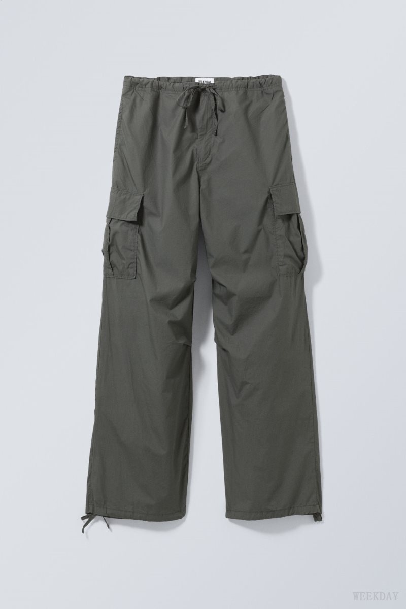 Weekday Parachute Loose Cargo Trousers 暗グレー | OTEL0676