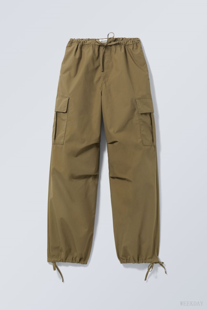 Weekday Parachute Loose Cargo Trousers カーキ | RJAC3600