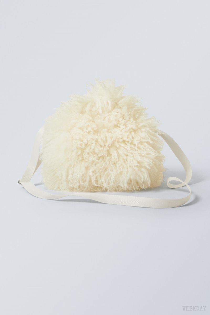 Weekday Small Faux Fur Bag ライト | BNLS2961