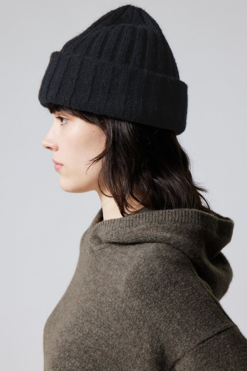 Weekday Soft リブ付き Beanie 黒 | PSIP5786