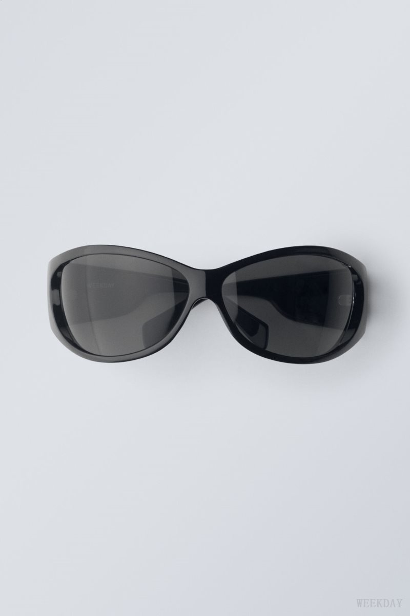 Weekday Strike Sunglasses 黒 | LGSV1176