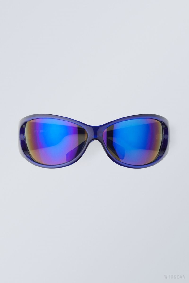 Weekday Strike Sunglasses 青 | XCOH6045