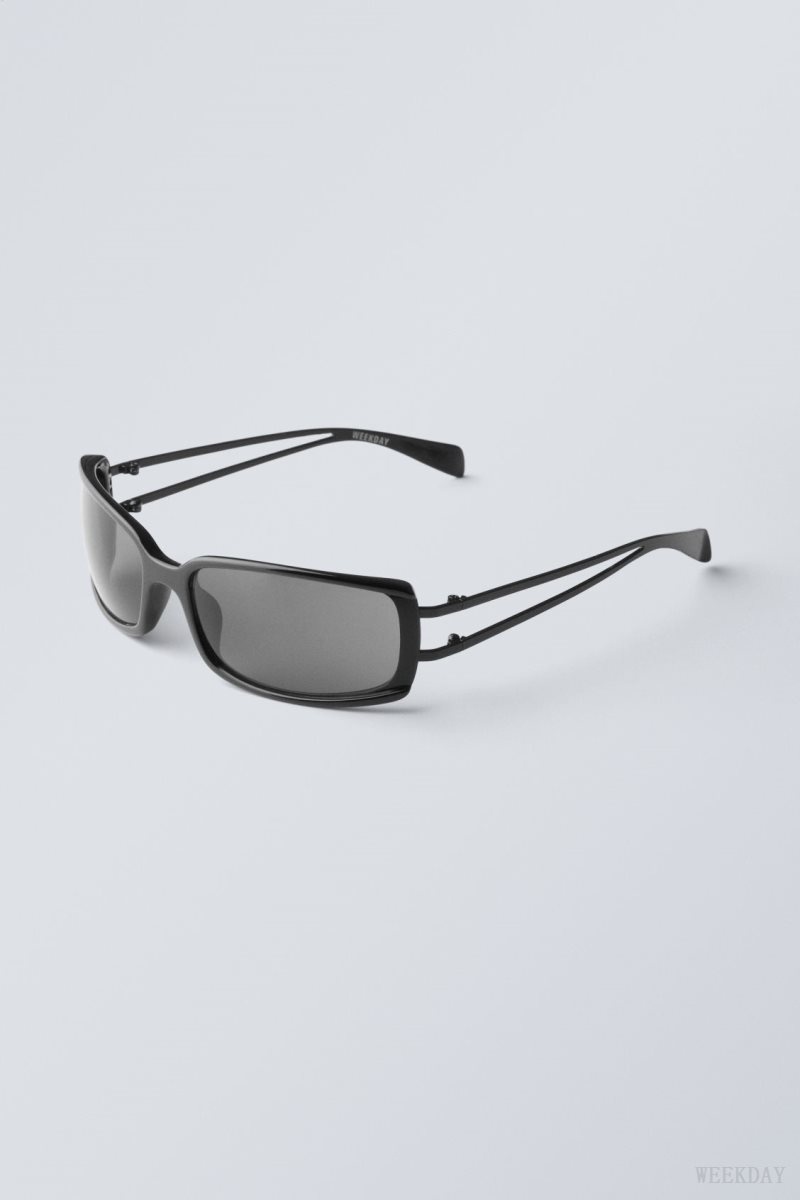 Weekday Tour Sunglasses 黒 | ILCF3686