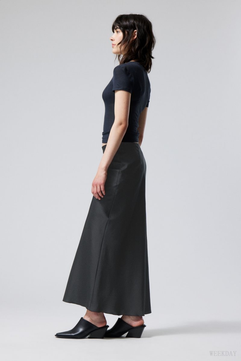 Weekday Trace Pull On Satin Skirt 黒 | CEXY9477