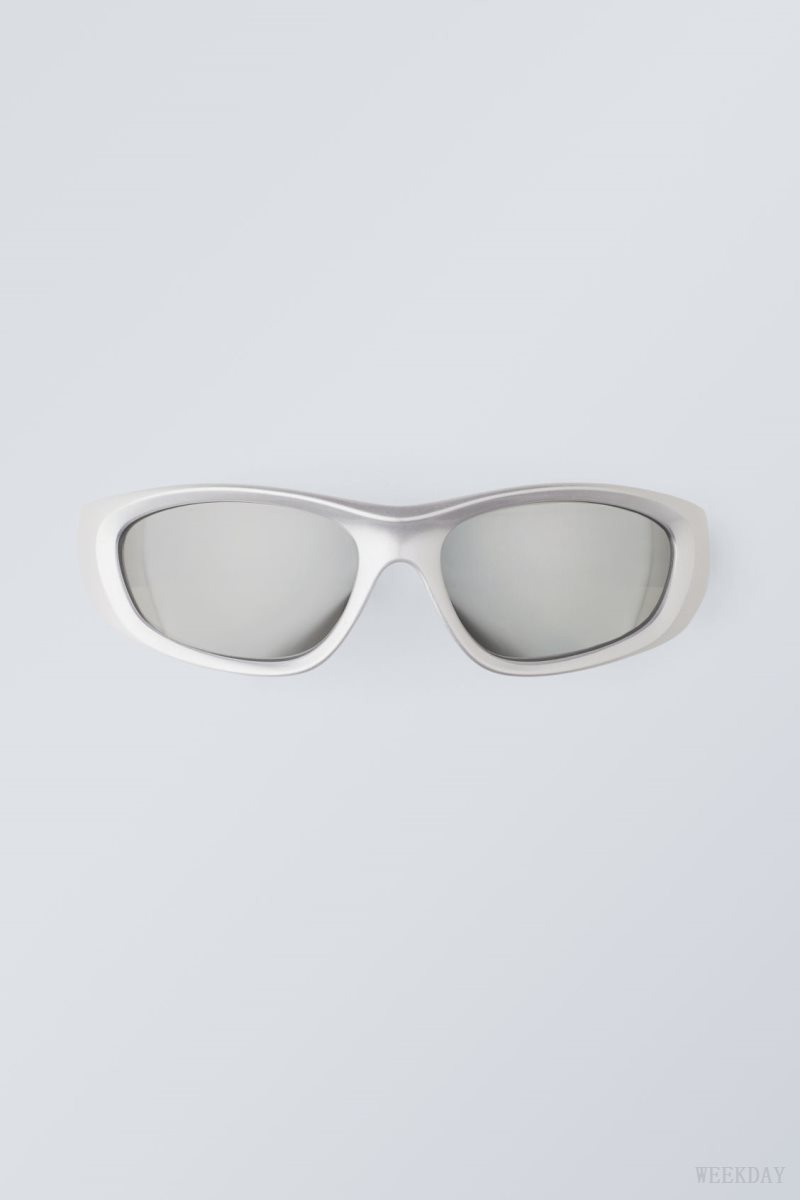 Weekday Trek Sunglasses シルバー | TDNI9009